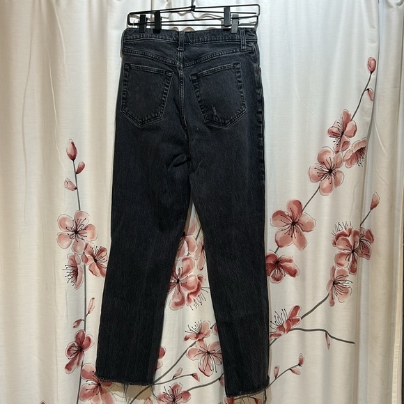 ABERCROMBIE & FITCH • 90’s Straight Ultra High Rise • Size 26 / 6 - Picture 6 of 7